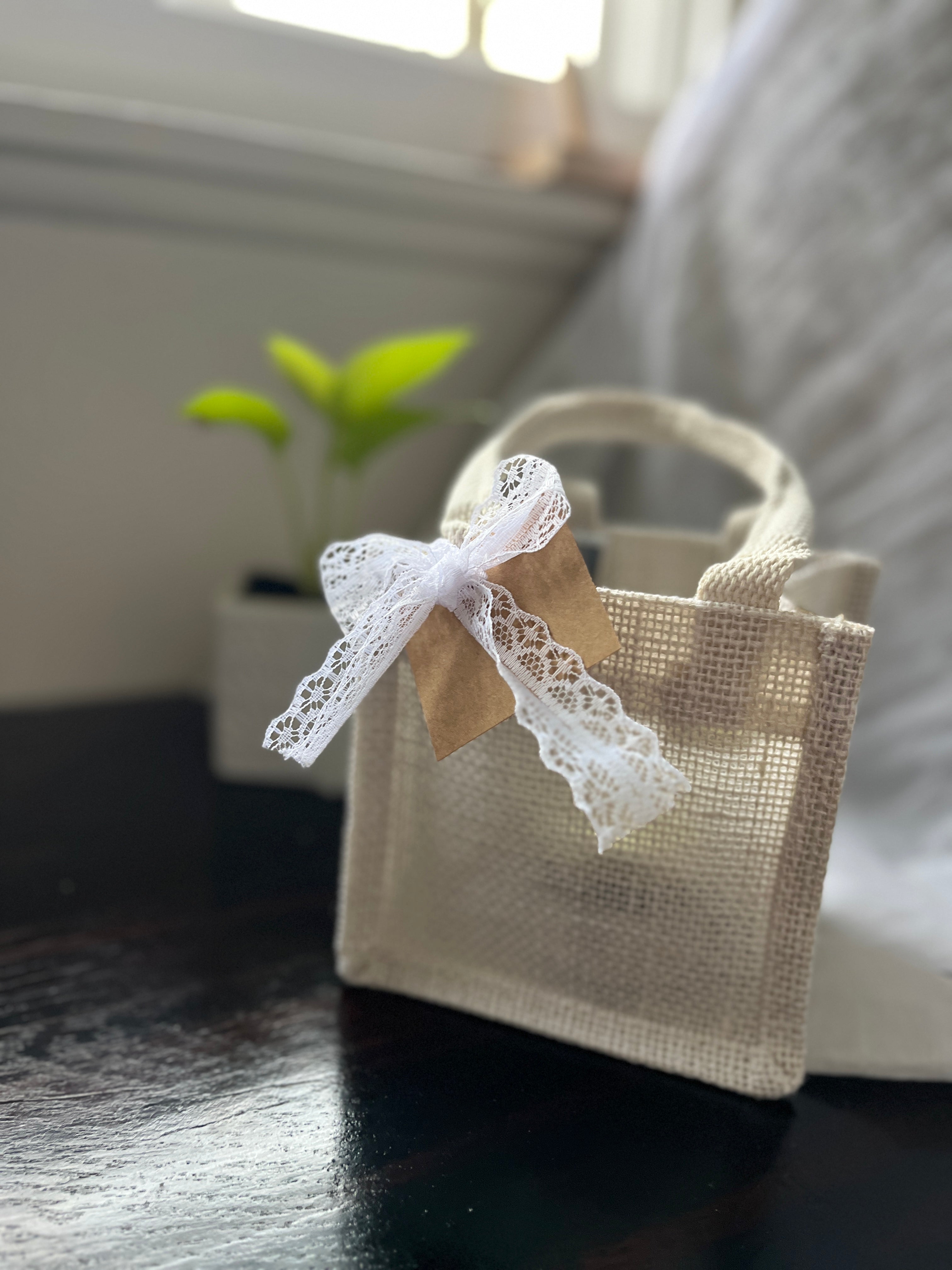 Postpartum & Menstrual Gift Set with Complementary Gift Bag